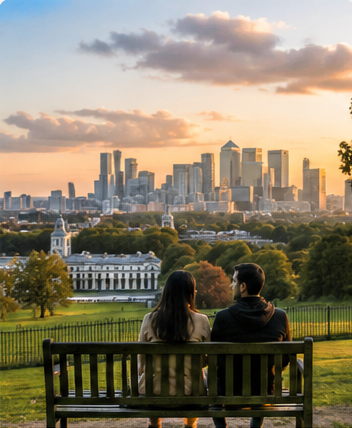 Pareja contemplando el skyline de Londres desde Greenwich Park